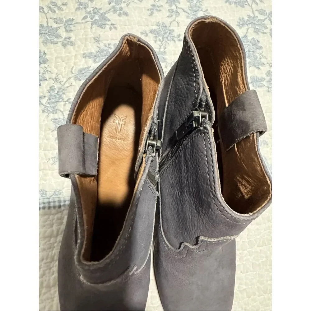 Frye Reina ankle in gray leather booties western details 8.5